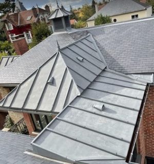 Travaux de réfection de toiture en Zinc 94 avec Mon toit et moi Travaux de réfection de toiture en Zinc 94